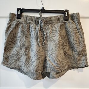 GAP Olive Leaf Print Women's Cargo Shorts